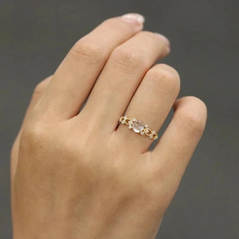 Princess ring ' made of opal and zircon