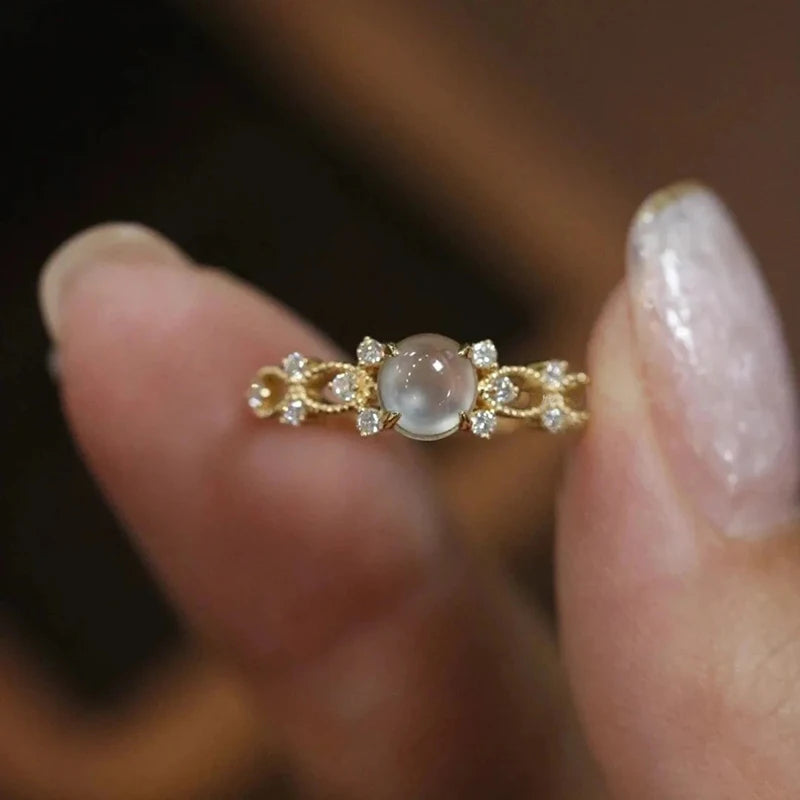 Princess ring ' made of opal and zircon