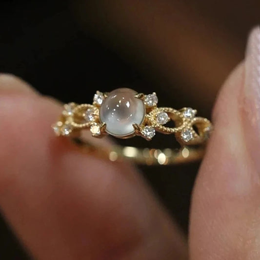 Princess ring  ' made of opal and zircon