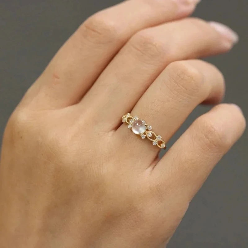 Princess ring  ' made of opal and zircon