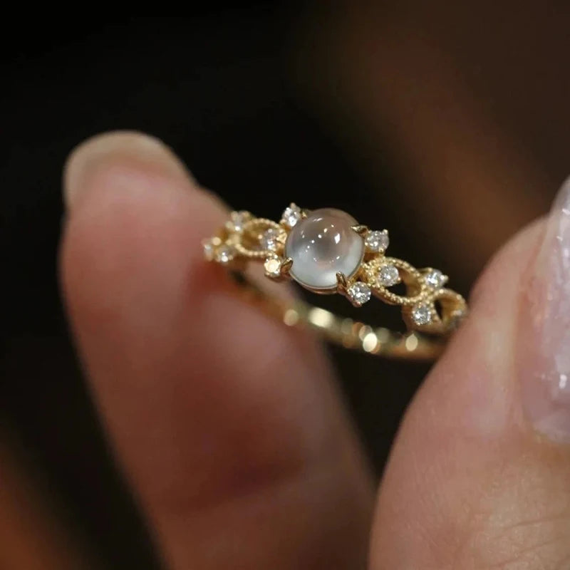 Princess ring  ' made of opal and zircon